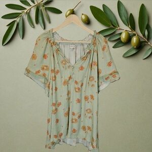 Wonderly peasant style top